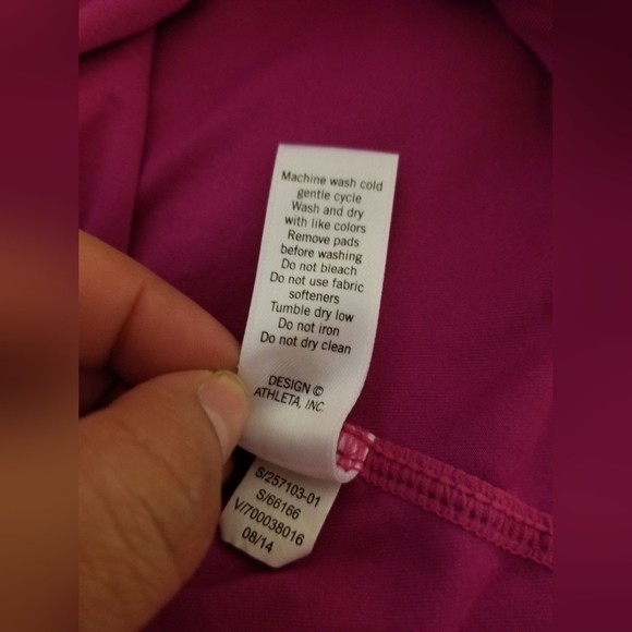 Athleta Tank Whith Built-in Bra Criss Cross Back Open Sides Size S - Picture 9 of 11